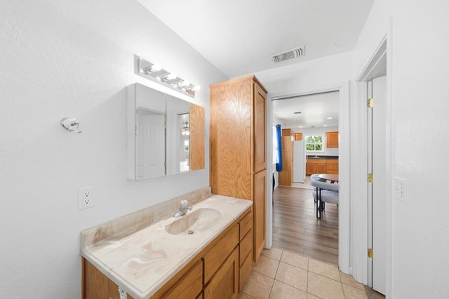 6515 W 4th St, Rio Linda, CA 95673