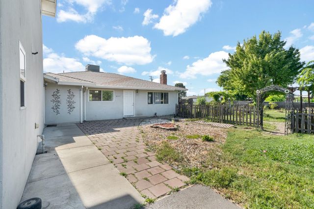 6515 W 4th St, Rio Linda, CA 95673