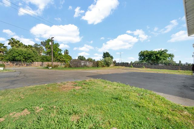 6515 W 4th St, Rio Linda, CA 95673