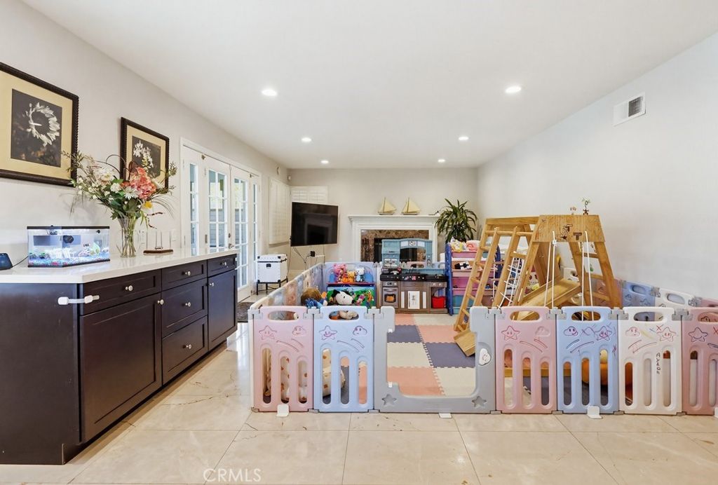 Image 8 of property listing at 24303 Rimford, Diamond Bar, CA 91765