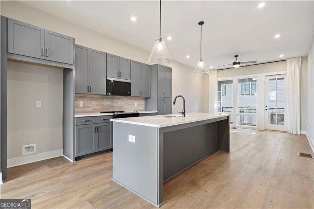989 Bibbs Circle NW 5, Atlanta, GA 30318 — photo 2