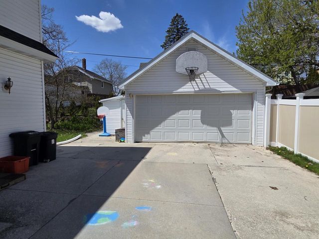 1020 N 14th STREET, Manitowoc, WI 54220
