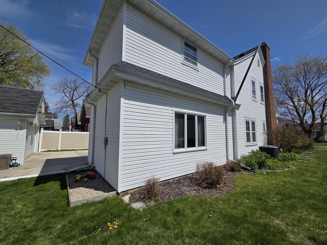 1020 N 14th STREET, Manitowoc, WI 54220