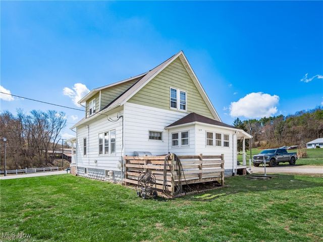 3275 Dillon Falls Road, Zanesville, OH 43701