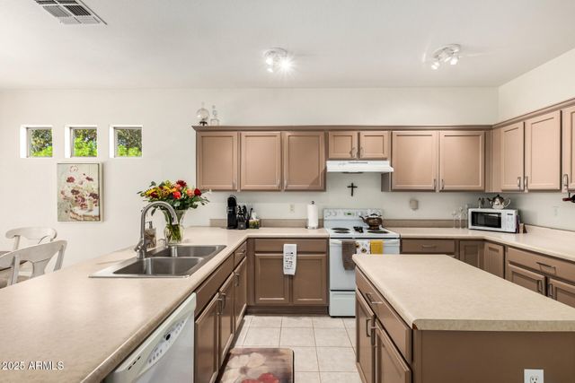 6972 S NANTUCKET Street, Chandler, AZ 85249