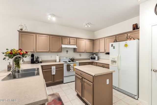 6972 S NANTUCKET Street, Chandler, AZ 85249