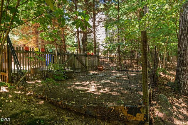102 Buck Taylor Trail, Chapel Hill, NC 27516
