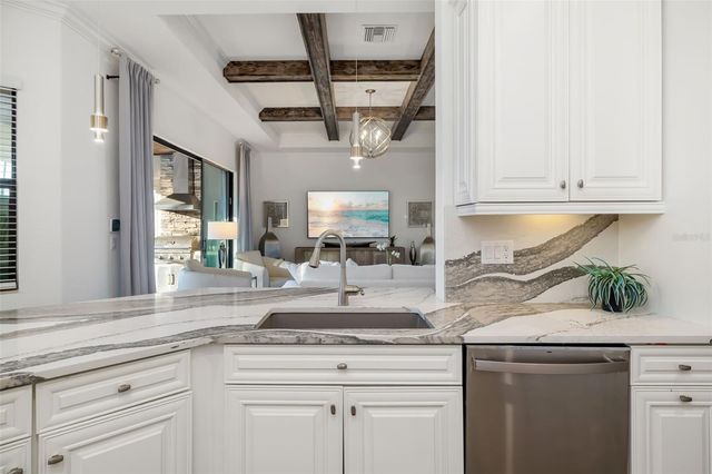 6016 NICKLAUS COVE, Bradenton, FL 34211