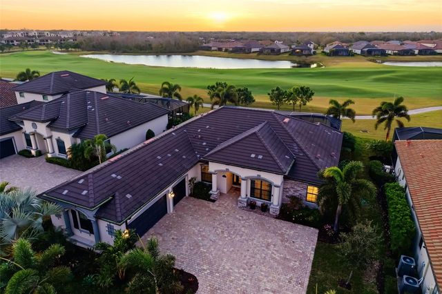 6016 NICKLAUS COVE, Bradenton, FL 34211