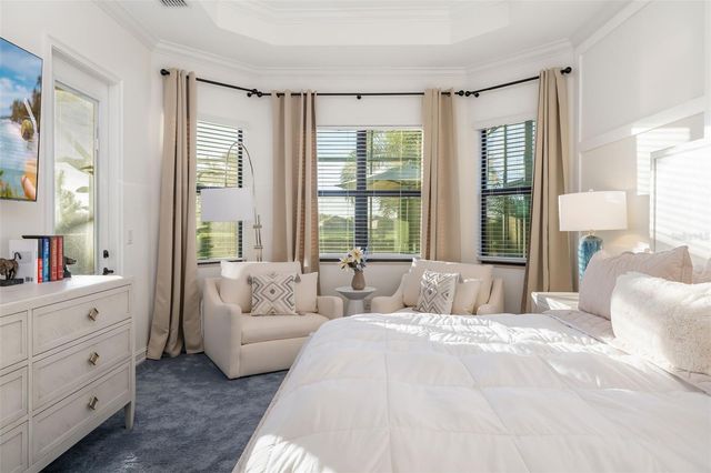 6016 NICKLAUS COVE, Bradenton, FL 34211