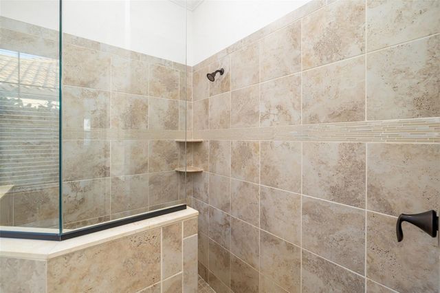 6016 NICKLAUS COVE, Bradenton, FL 34211