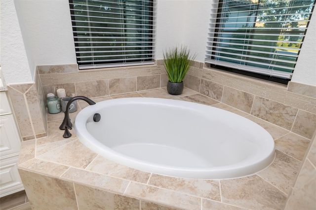 6016 NICKLAUS COVE, Bradenton, FL 34211