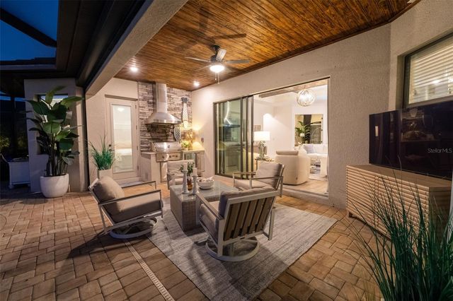 6016 NICKLAUS COVE, Bradenton, FL 34211