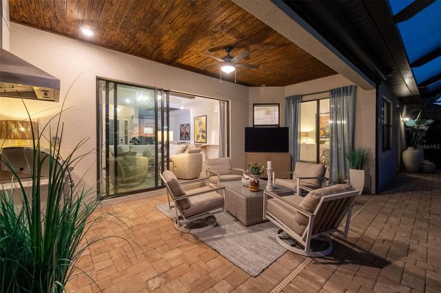 6016 NICKLAUS COVE, Bradenton, FL 34211