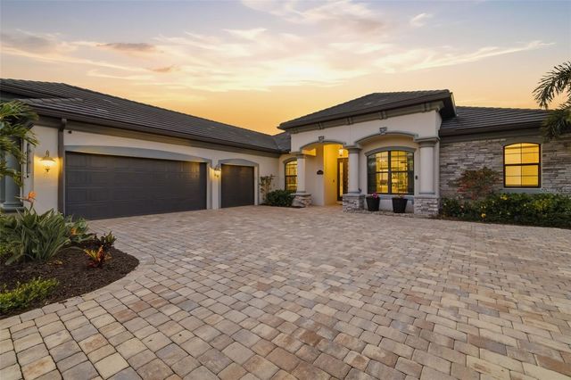 6016 NICKLAUS COVE, Bradenton, FL 34211