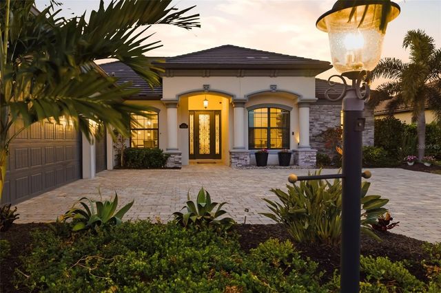 6016 NICKLAUS COVE, Bradenton, FL 34211