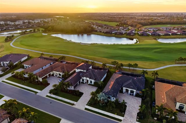 6016 NICKLAUS COVE, Bradenton, FL 34211