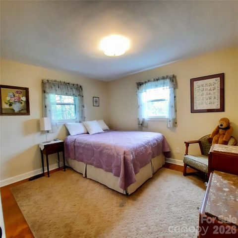 26 Calico Rock Lane, Hendersonville, NC 28792