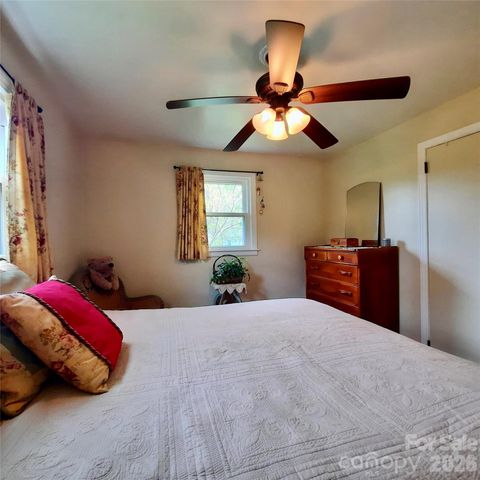 26 Calico Rock Lane, Hendersonville, NC 28792