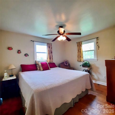 26 Calico Rock Lane, Hendersonville, NC 28792