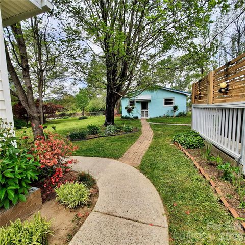 26 Calico Rock Lane, Hendersonville, NC 28792