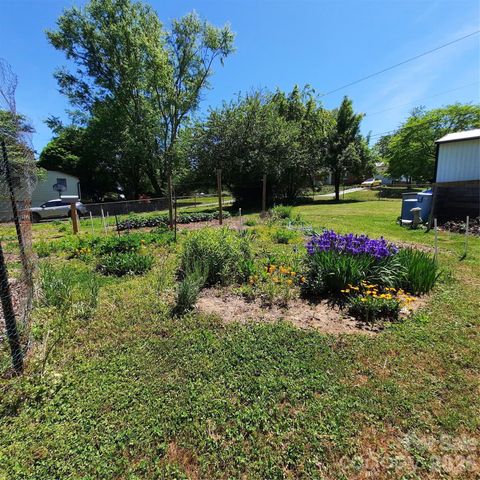 26 Calico Rock Lane, Hendersonville, NC 28792