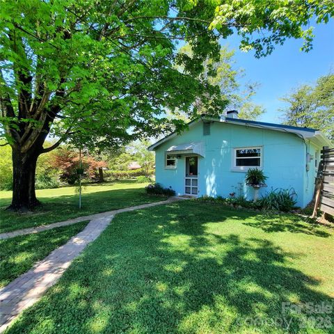 26 Calico Rock Lane, Hendersonville, NC 28792