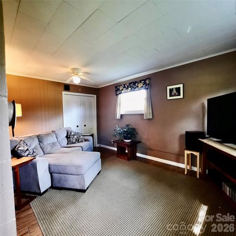 26 Calico Rock Lane, Hendersonville, NC 28792