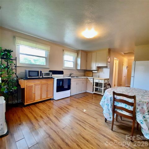 26 Calico Rock Lane, Hendersonville, NC 28792