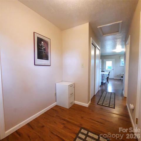 26 Calico Rock Lane, Hendersonville, NC 28792