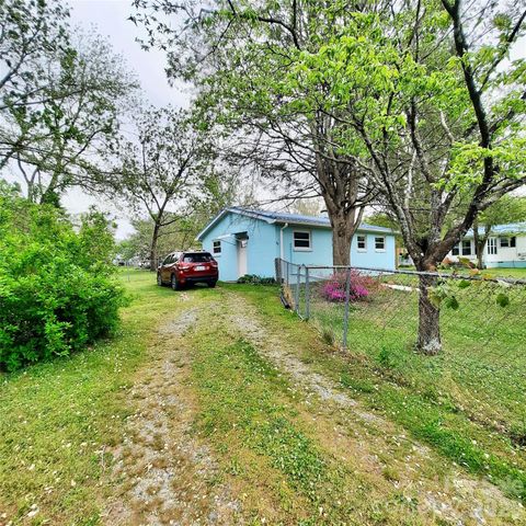 26 Calico Rock Lane, Hendersonville, NC 28792