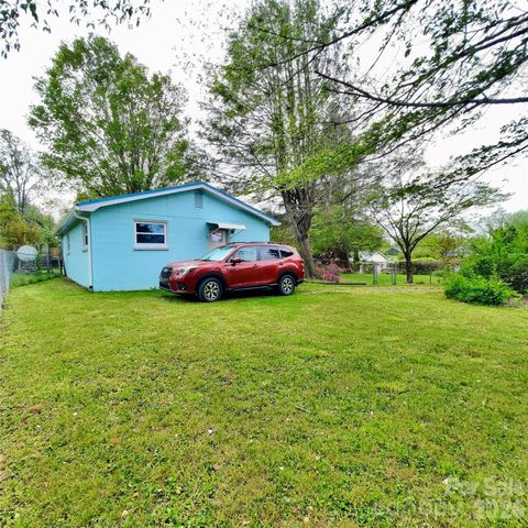 26 Calico Rock Lane, Hendersonville, NC 28792