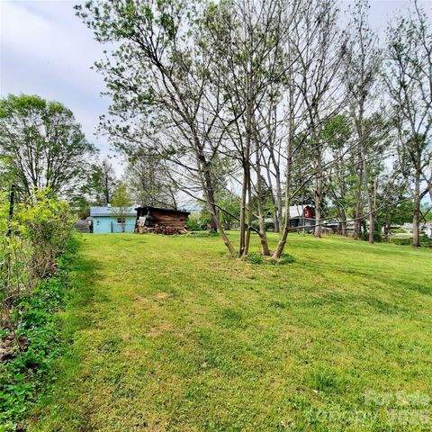 26 Calico Rock Lane, Hendersonville, NC 28792