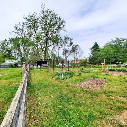 26 Calico Rock Lane, Hendersonville, NC 28792