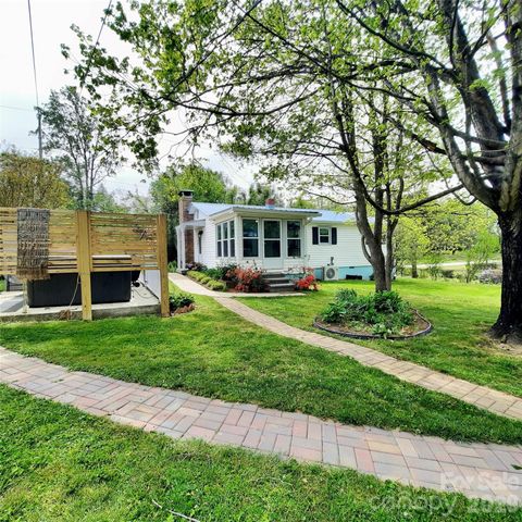 26 Calico Rock Lane, Hendersonville, NC 28792