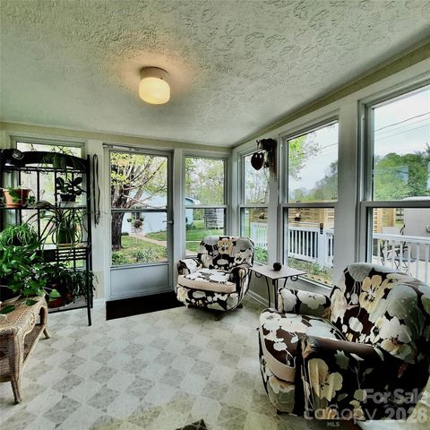 26 Calico Rock Lane, Hendersonville, NC 28792