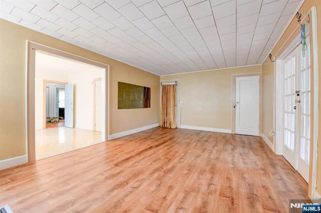 147 4th Avenue, East Orange, NJ 07017