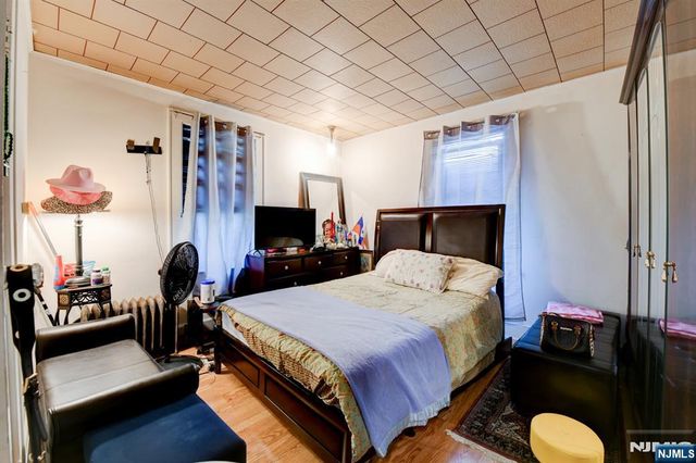 147 4th Avenue, East Orange, NJ 07017
