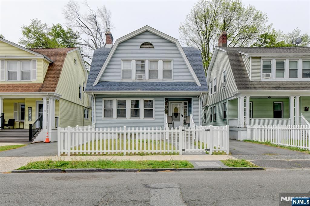 147 4th Avenue, East Orange, NJ 07017