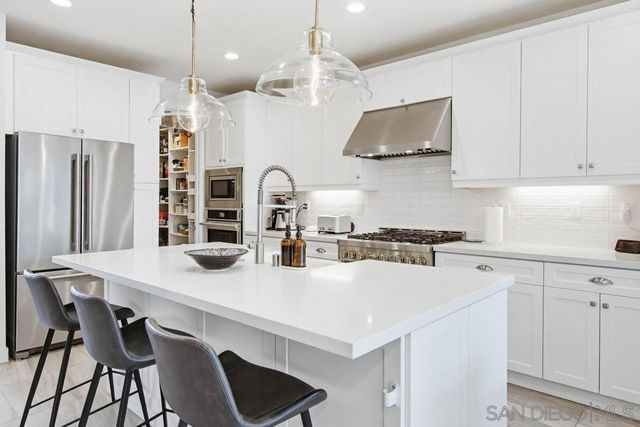 8025 Silvercrest Way, San Diego, CA 92126