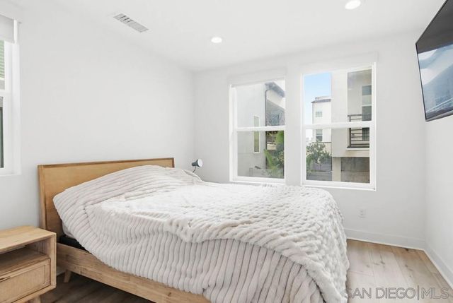 8025 Silvercrest Way, San Diego, CA 92126