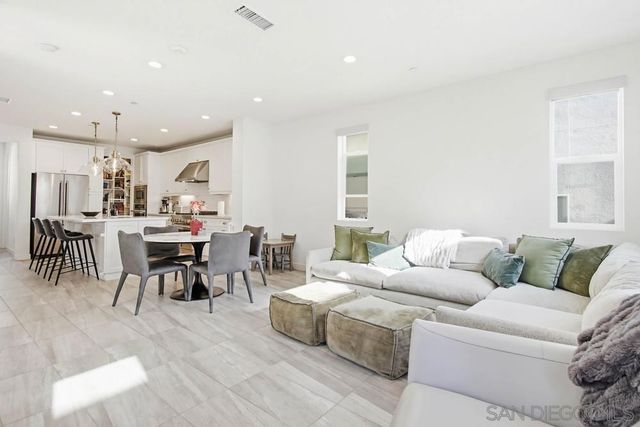 8025 Silvercrest Way, San Diego, CA 92126