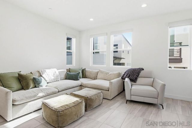 8025 Silvercrest Way, San Diego, CA 92126