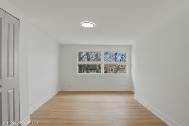 5831 W 81st Place, Burbank, IL 60459