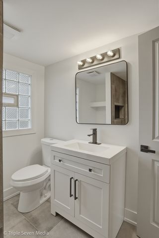 5831 W 81st Place, Burbank, IL 60459