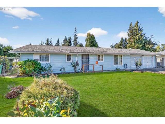 3218 WEST Pl, Hubbard, OR 97032