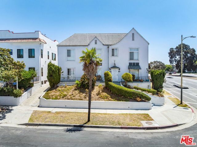 493 San Vicente Boulevard, Los Angeles, CA 90019