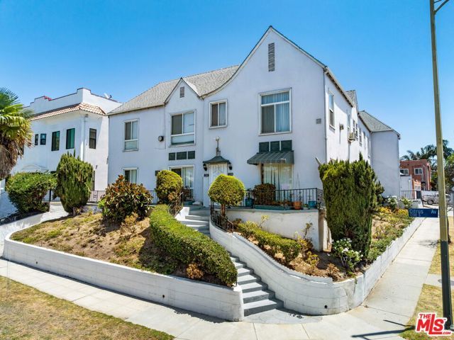493 San Vicente Boulevard, Los Angeles, CA 90019