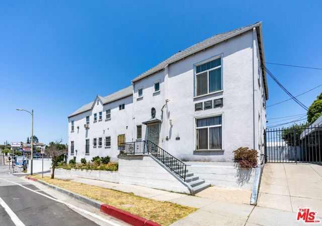 493 San Vicente Boulevard, Los Angeles, CA 90019