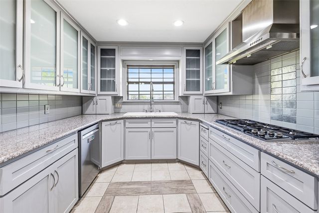 3824 Brookhaven Circle, Fort Worth, TX 76109